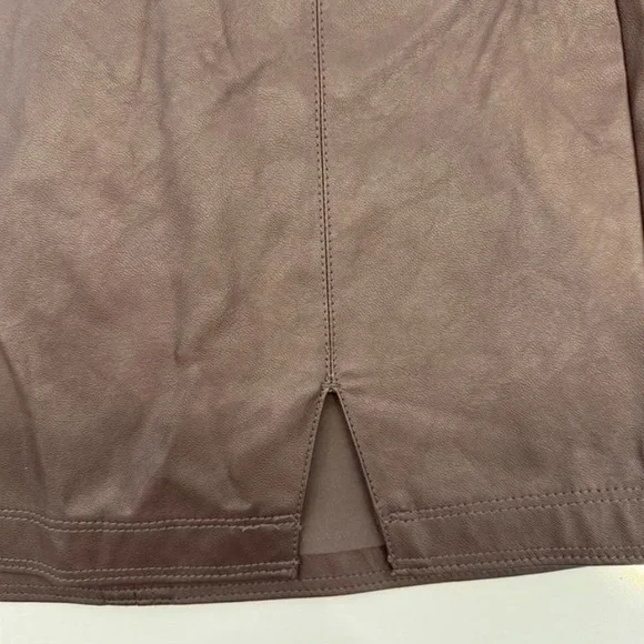 NWOT | Vegan Leather Abercrombie & Fitch Skirt - Picture 4 of 5